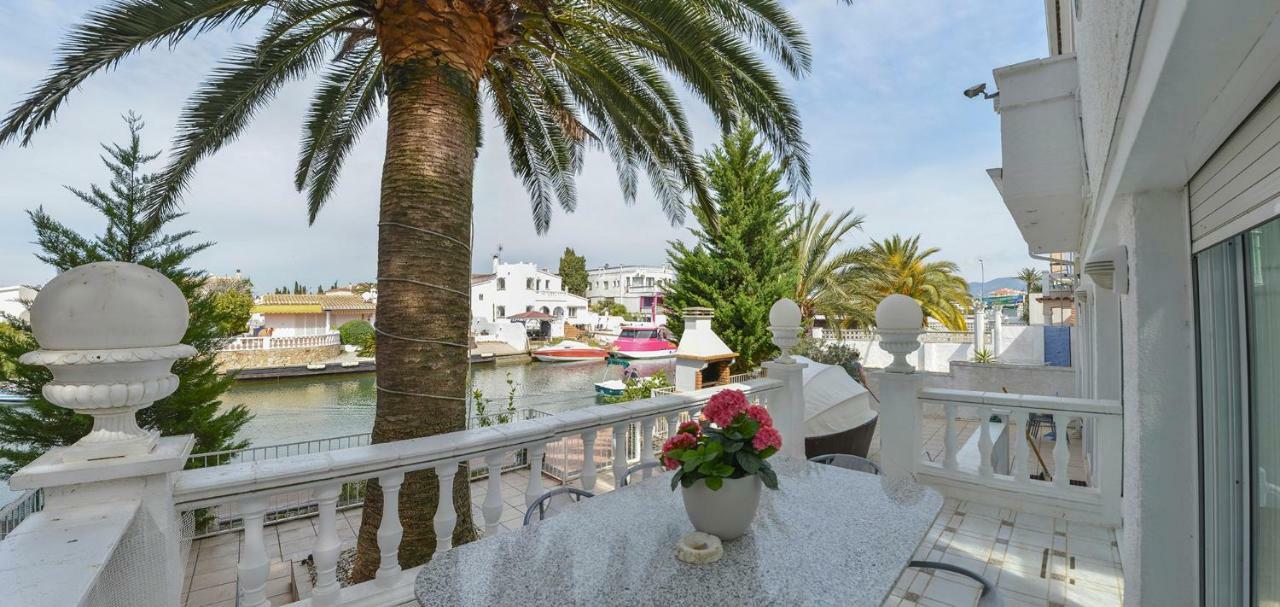 Villa Requesens On Canal إمبوريابرافا المظهر الخارجي الصورة