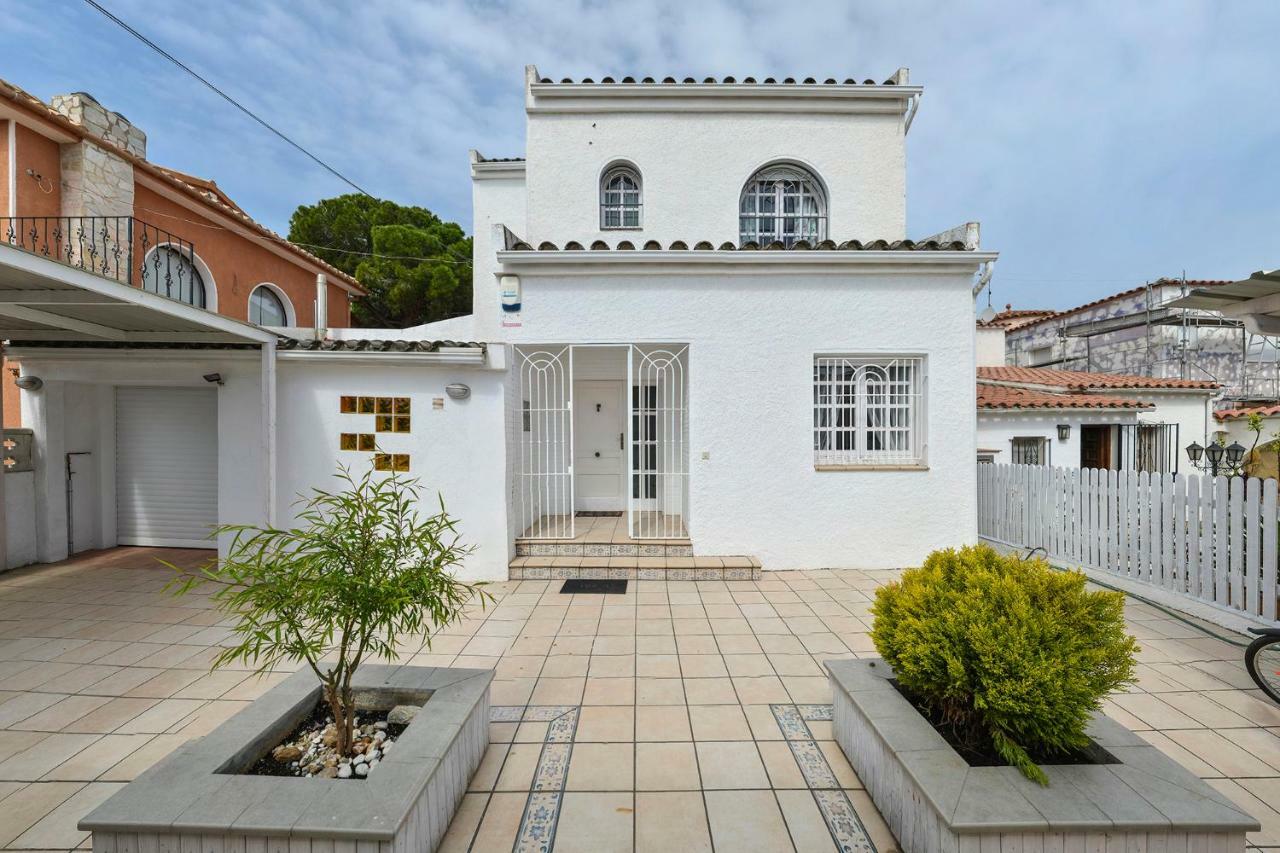 Villa Requesens On Canal إمبوريابرافا المظهر الخارجي الصورة